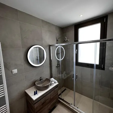 Giannel Luxury 2 Apartment